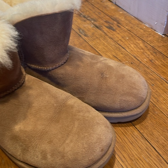 Mini Chestnut Uggs. In good condition - Picture 2 of 3